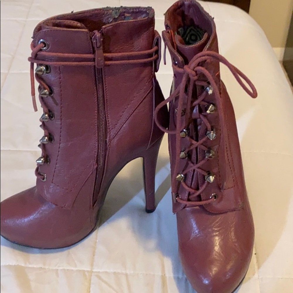 Boots - Picture 2 of 3